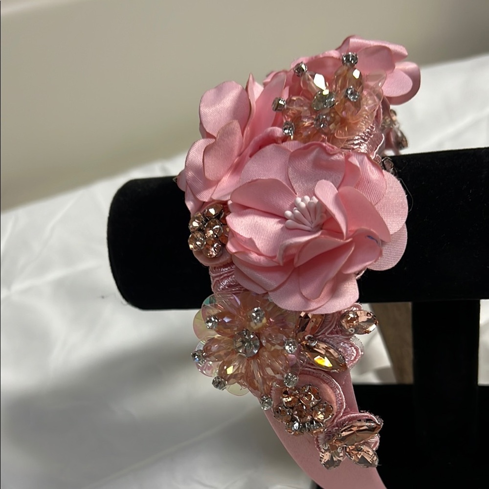 Elegant Pink Floral Headband - Picture 6 of 7